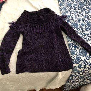 Sweater with tassels